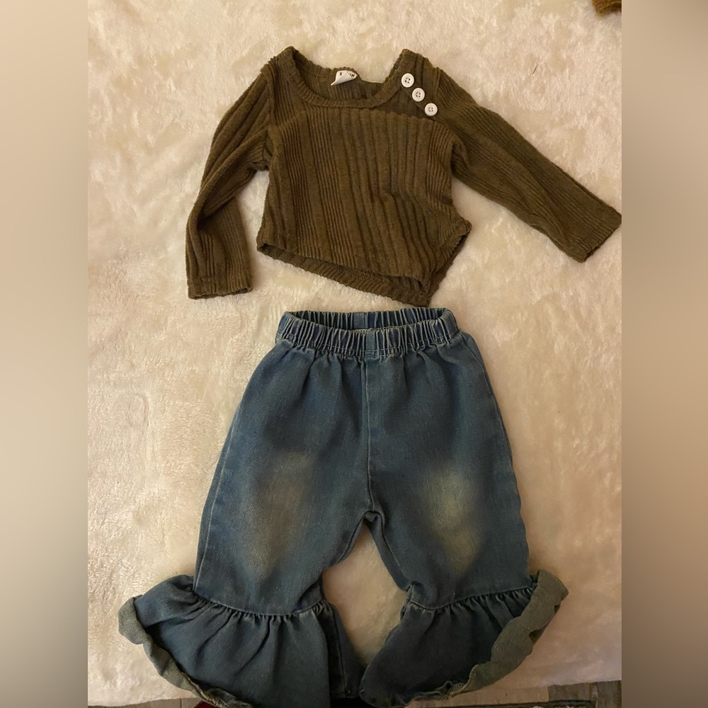 I am selling 2 sets of baby clothes from SHEIN.